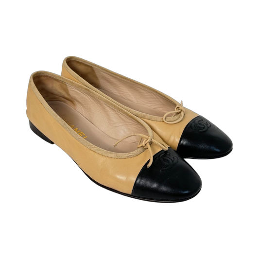 CHANEL Ballet Flats (Size 37.5)